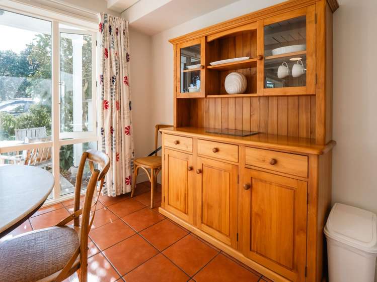 85C Beach Road Akaroa_11