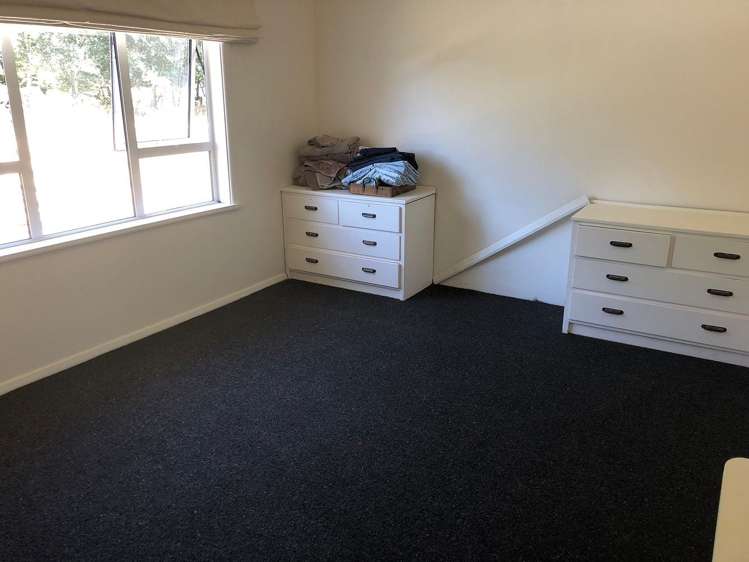 427 High Street South Carterton_8