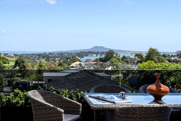 2 Charles Dickens Drive Mellons Bay_1