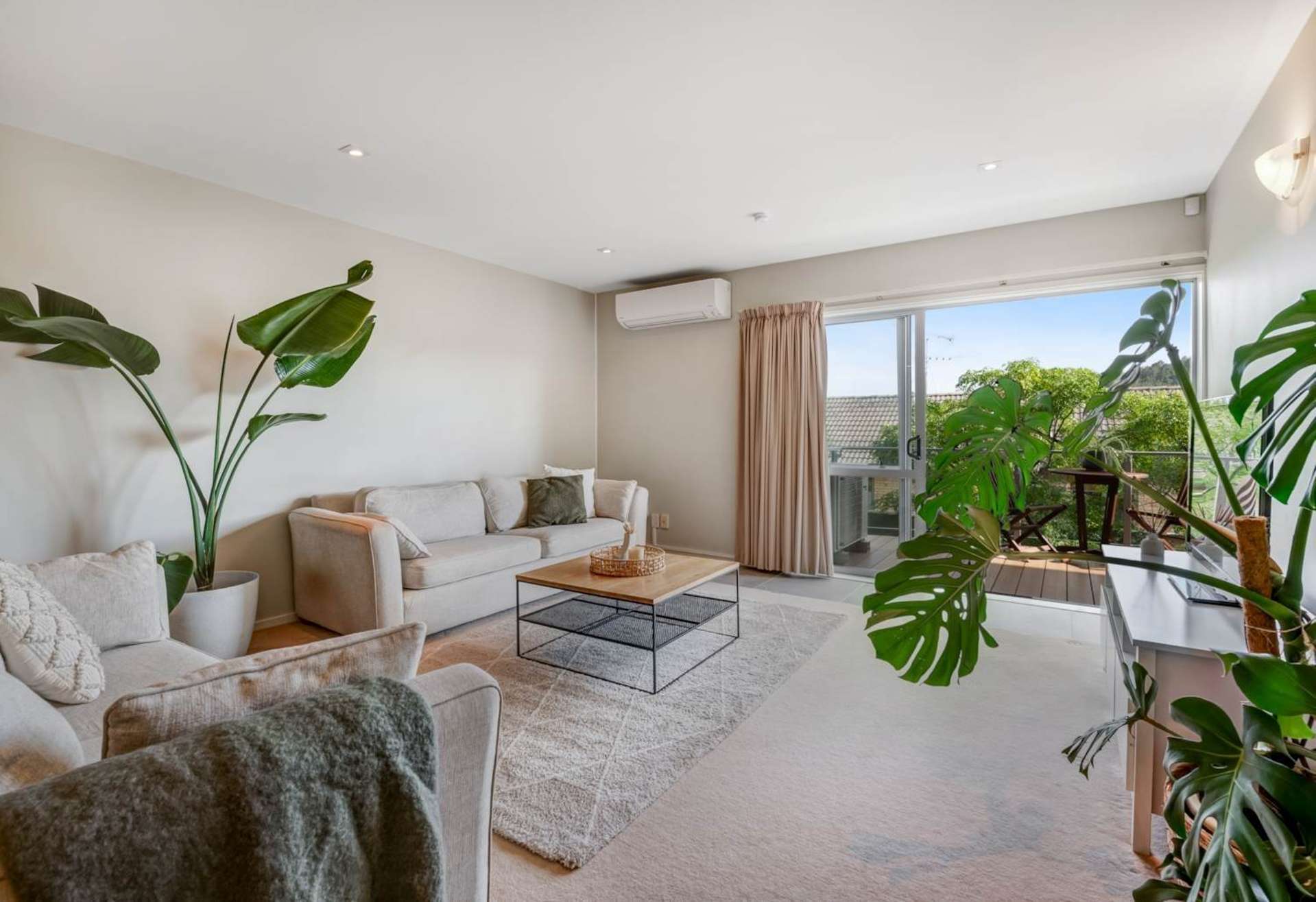 207/252 Centreway Road Orewa_0