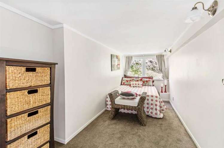 35 Nile Road Kelston_16