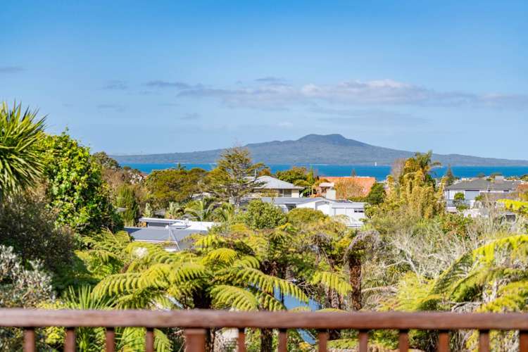 88 Parr Terrace Castor Bay_14