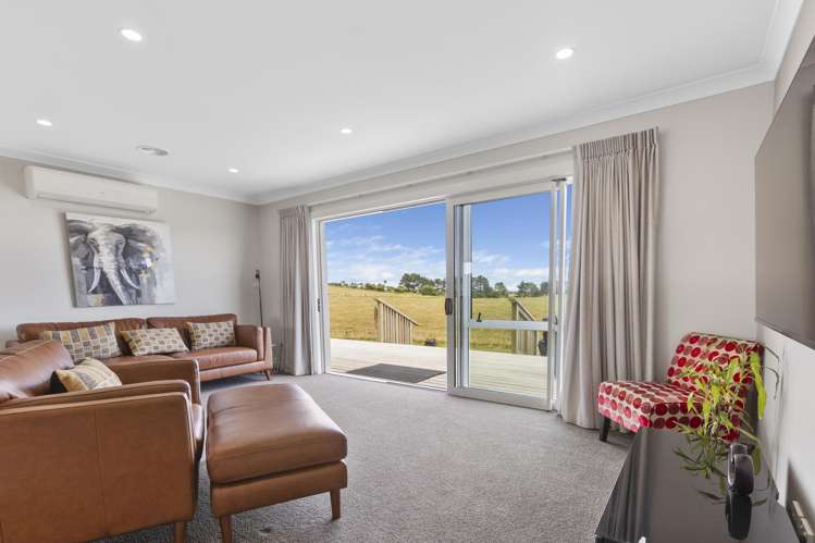 11 Leith Road Okato_8