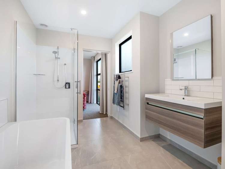 12 Meadowlands Green Allenton_28