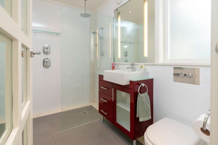 15 Taumaru Avenue Lowry Bay_24