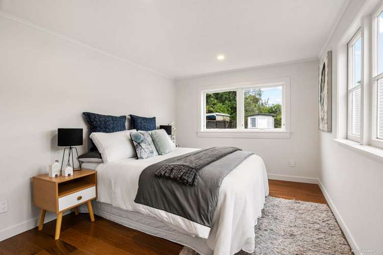 13 Preston Avenue Mt Albert_12