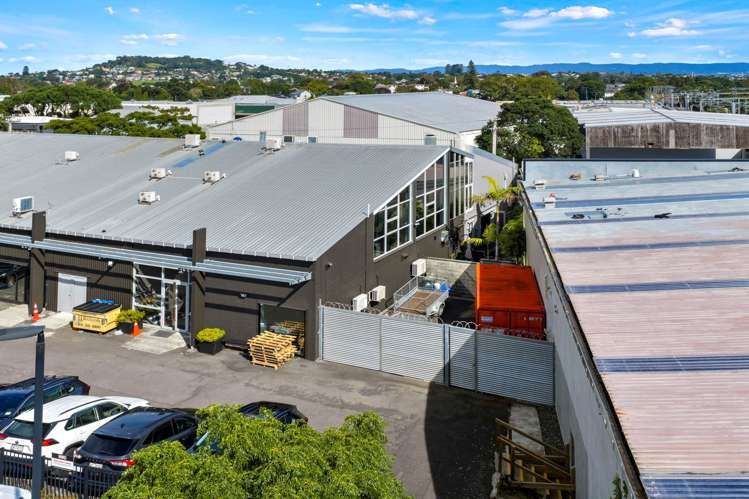 Unit 1/2 Gordon Road Morningside_8