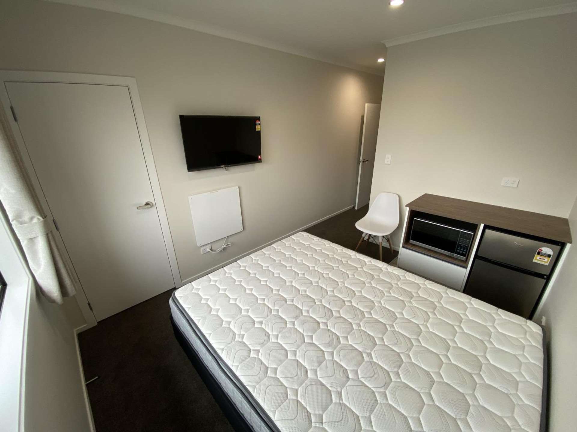 2E/19 Hibiscus Avenue Hamilton Lake_0