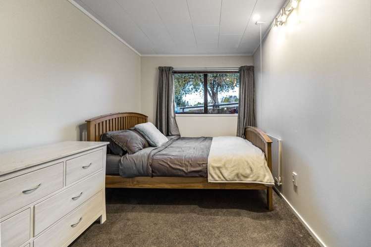 53 Okura River Road Okura_15