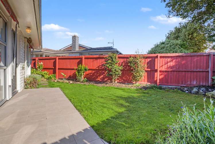 2/4 Gothic Place Ilam_13