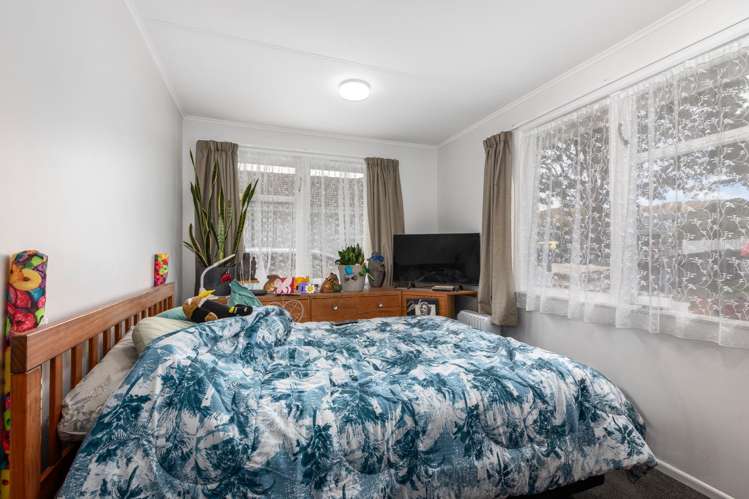 126 Corinna Street Waitangirua_13