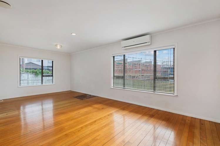 1/54 Seaview Terrace Mt Albert_10