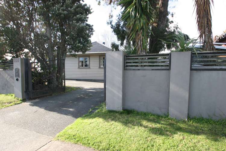 191 East Coast Road Castor Bay_19