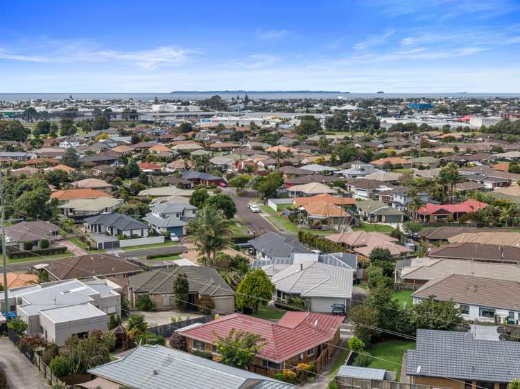 19 Bayfair Drive Mount Maunganui_17