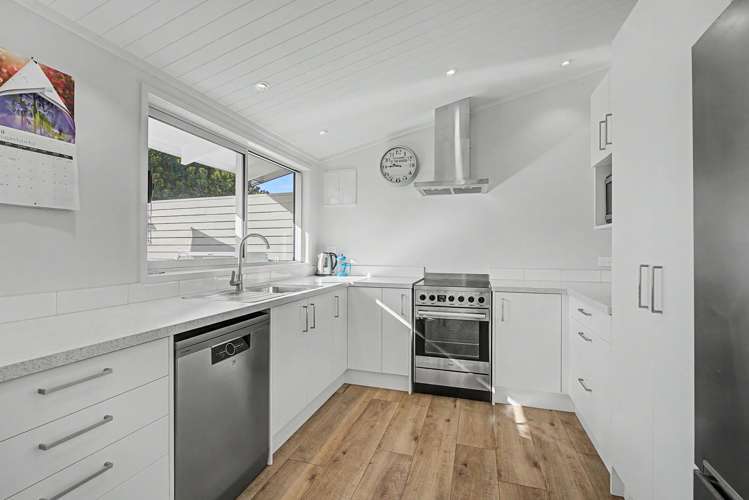 17 McCall Ave Pauanui_8