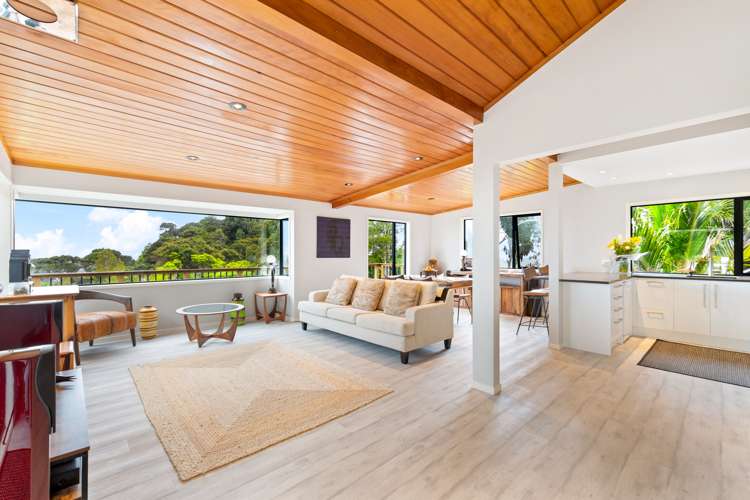 19 Cascade Avenue Waiatarua_5