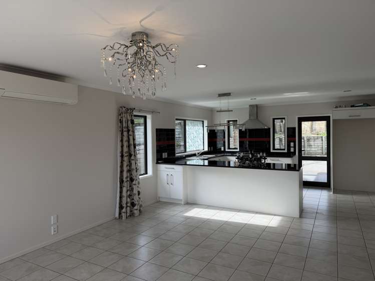 10 Caldera Crescent Pyes Pa_4