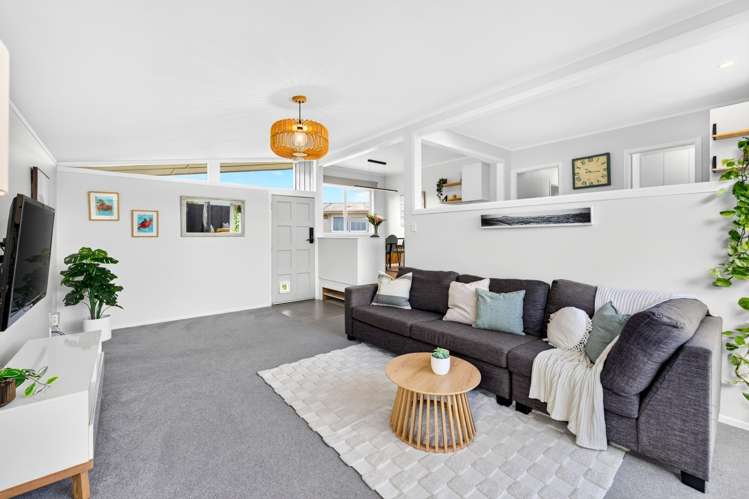 77 Vodanovich Road Te Atatu South_3