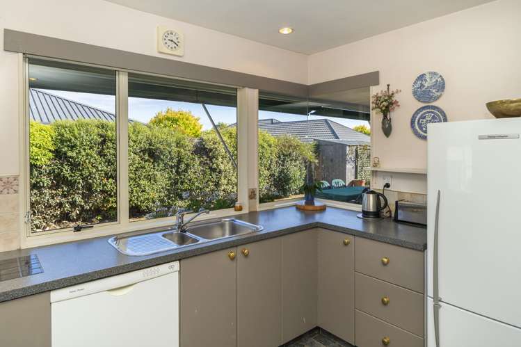 29 Stead Crescent Stoke_7