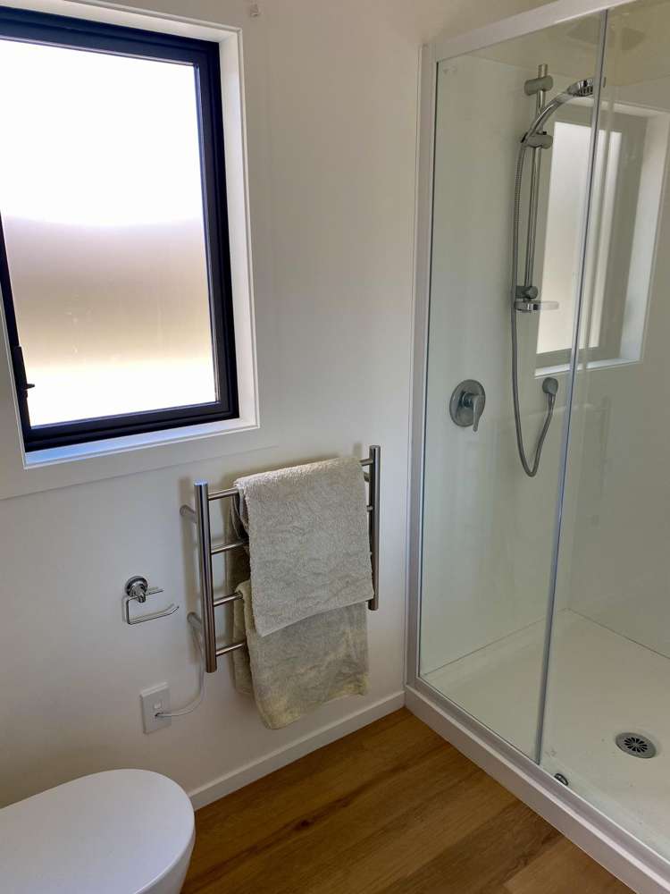 19 Kingfisher Crescent Albert Town_15