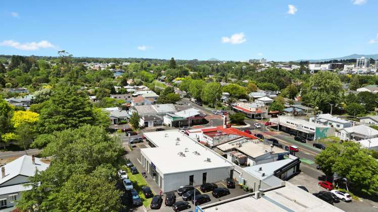 2/25 Te Aroha Street East Hamilton East_2