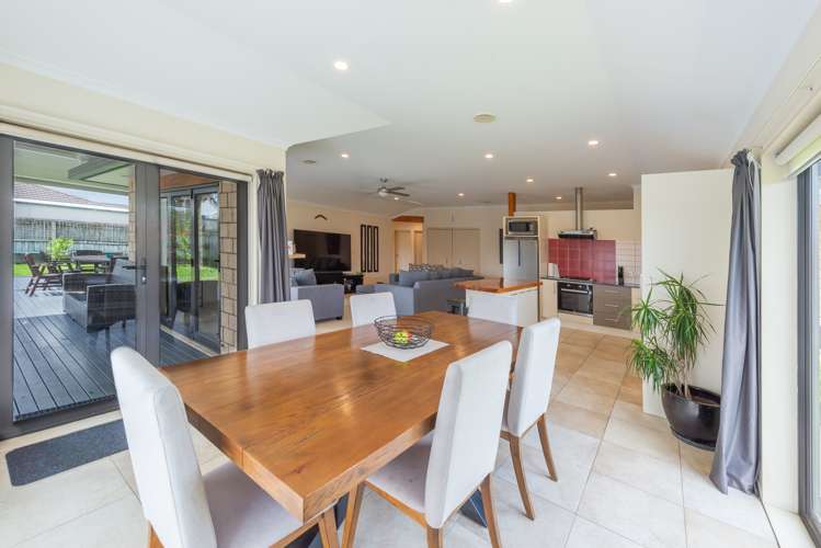 2 Raabia Close Parakai_10