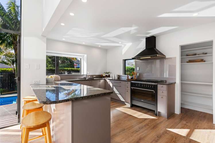 6 Birchwood Grove Greenhithe_8