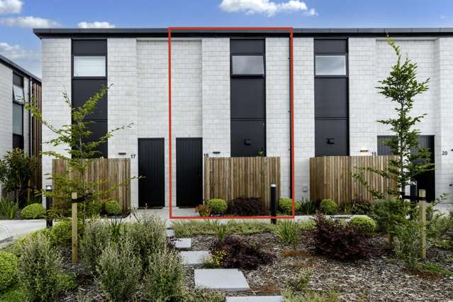 Modern townhouse. Must sell!