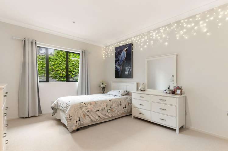 5 Ridgemount Rise Mangere Bridge_12