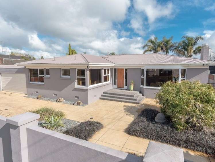 735 River Road Chartwell_26