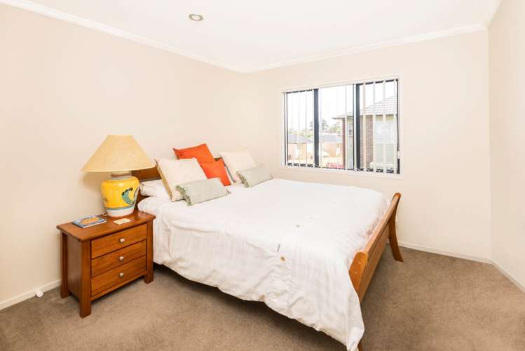 95 Fernhill Way Oteha_9