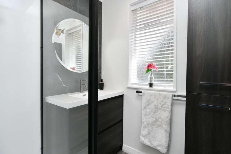 7 Barclay Place Burwood_16