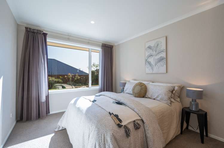 43 Fairose Drive Richmond_16