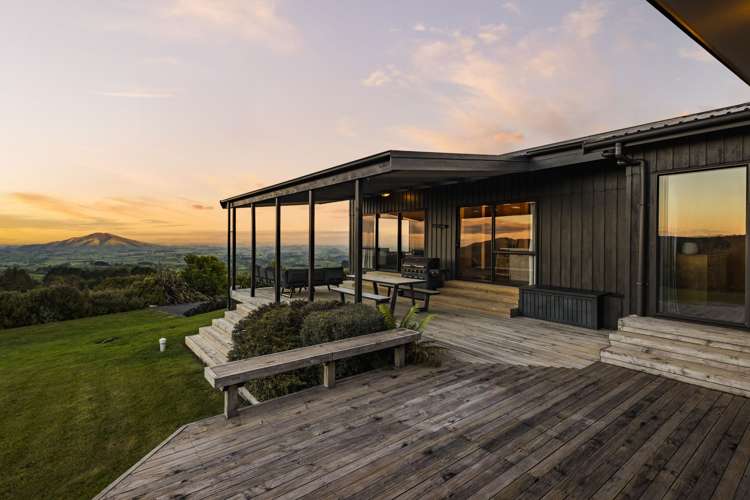 8 Tiwarawara Lane Puketotara_36