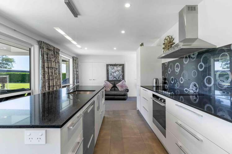 18 Longwood Drive Winton_8