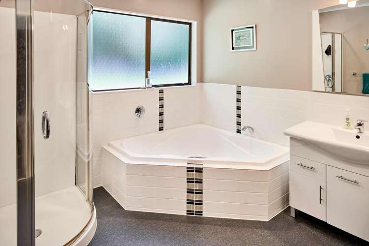 16 Saint Aidans Way Tawa_16