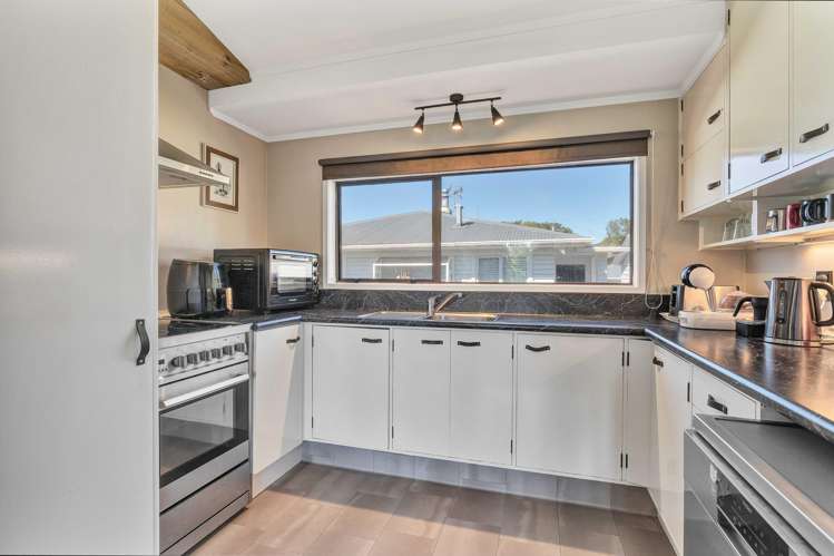 15 Brecon Road Stratford_5