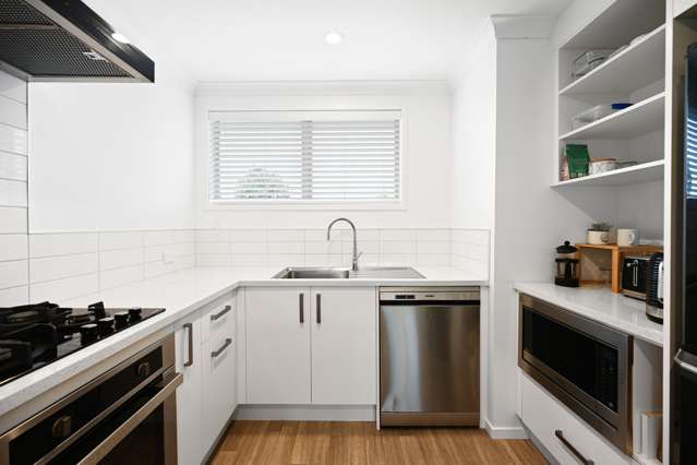 15 Lansdowne Crescent Glenview_2