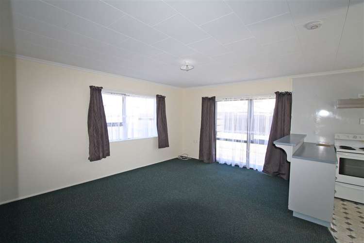 211 Parklands Avenue Bell Block_6