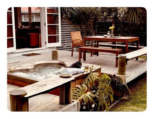 Sunny 3-Bed Mt Maunganui Home w/ Spa–Walk to Beach