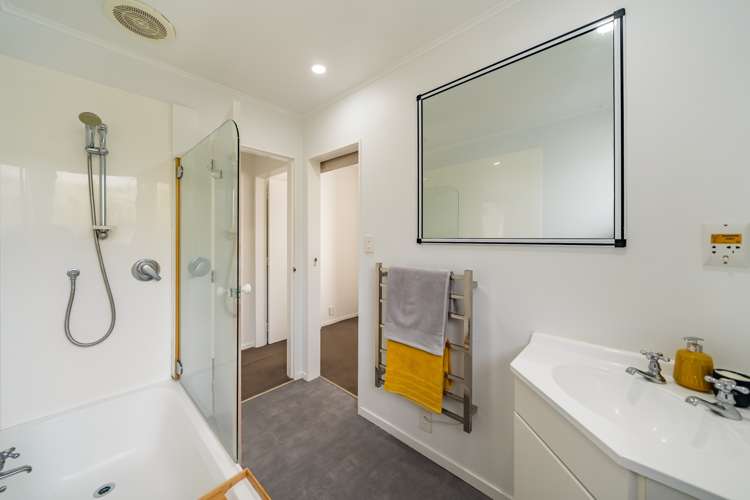 8 James Cook Drive Whitby_18