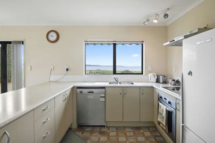 915 East Coast Road Kaiaua_10