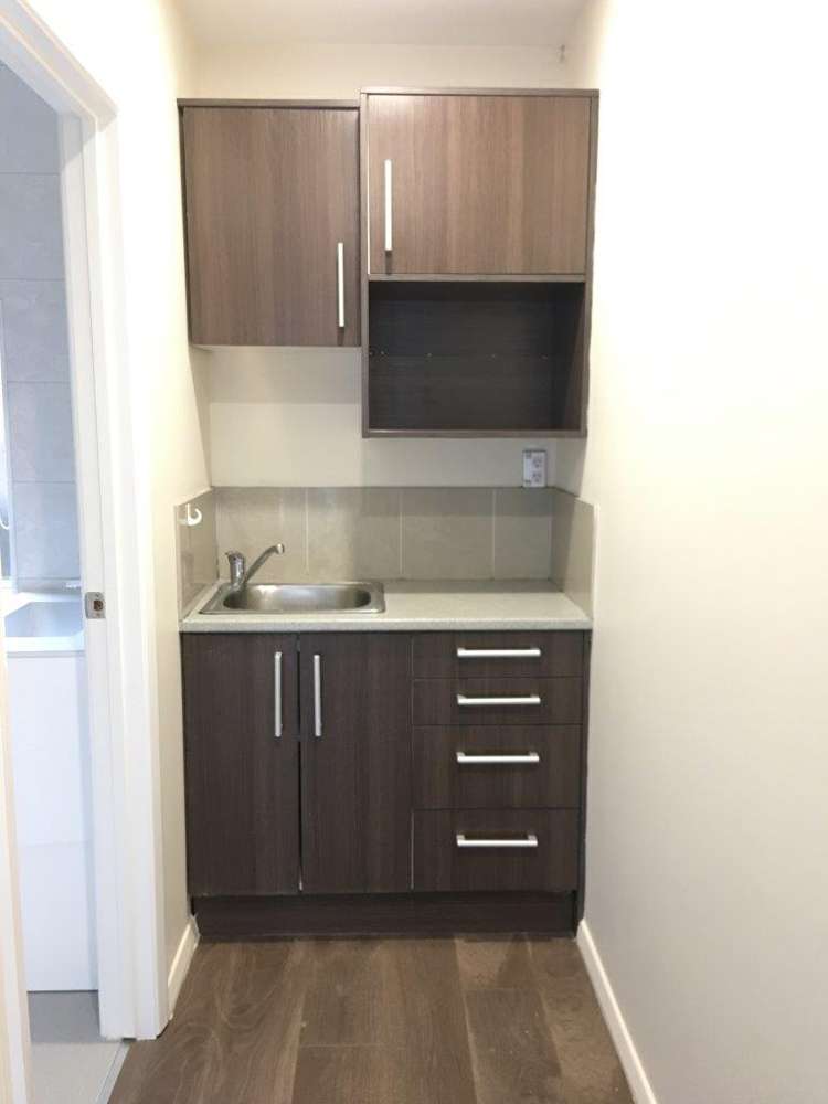 9B Midvale Place 10662 Manukau City Houses for Rent One Roof