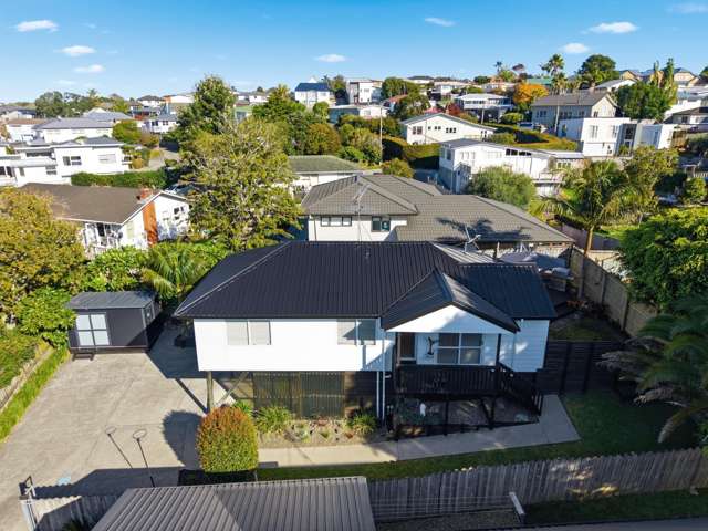 PEACEFUL,PRIVATE, FREEHOLD - NOT PLASTER!