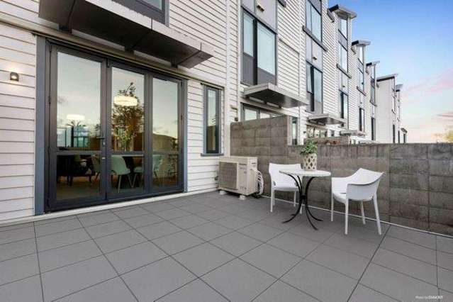 4 Bedrooms & 2.5 Bathrooms In Handy Location