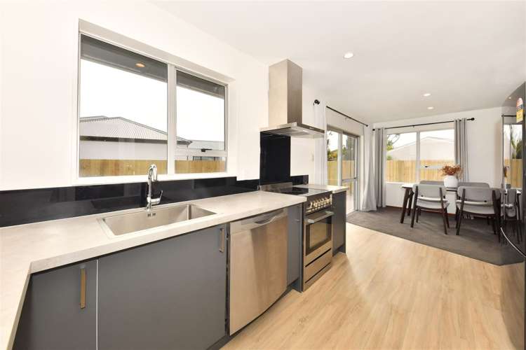42 Trafford Street Harewood_9