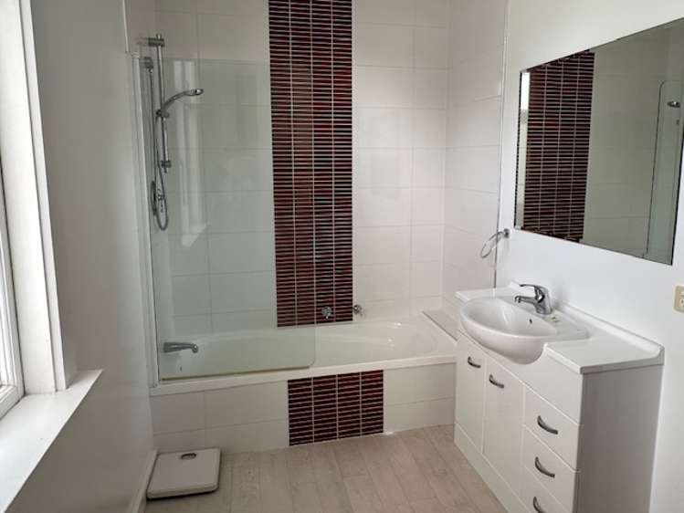 46 Middle Road Allenton_12