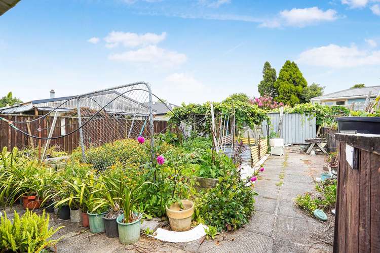 24 Springfield Crescent Enderley_18