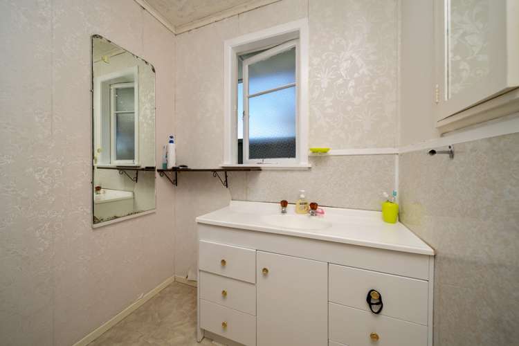 3 George Street Waitara_5