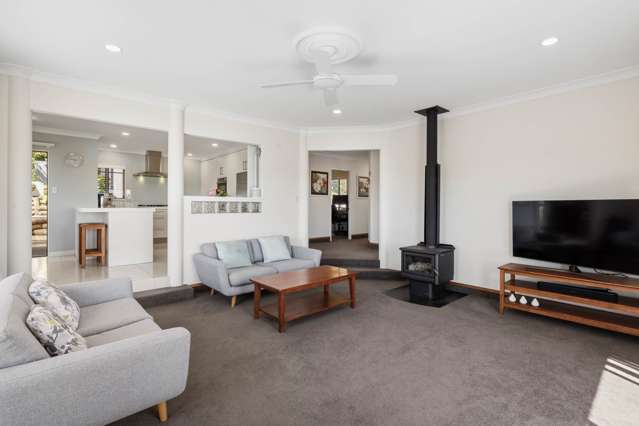 6 Village Way Welcome Bay_4